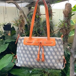 VTG Classic Signature Dooney & Bourke Handbag